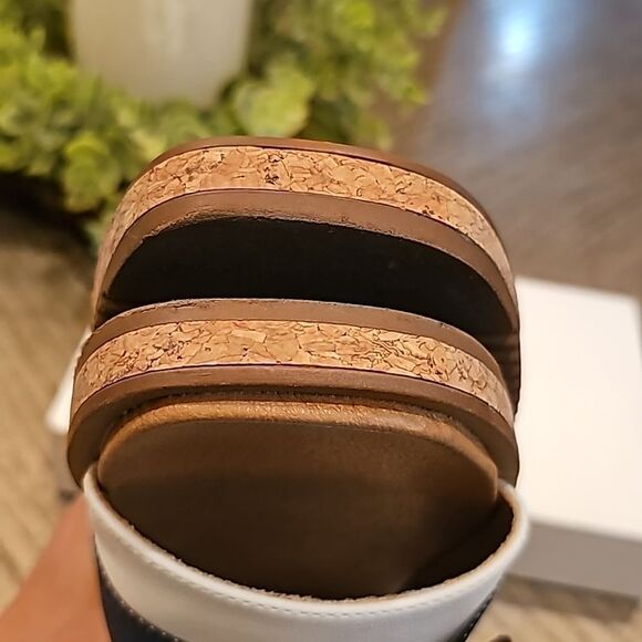 Adrienne Vitadini size 7 slide sandals - Picture 8 of 9